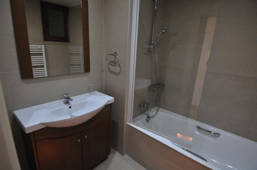 Ithaki Phinikoudes Apartment No. 102 Ларнака Стая снимка